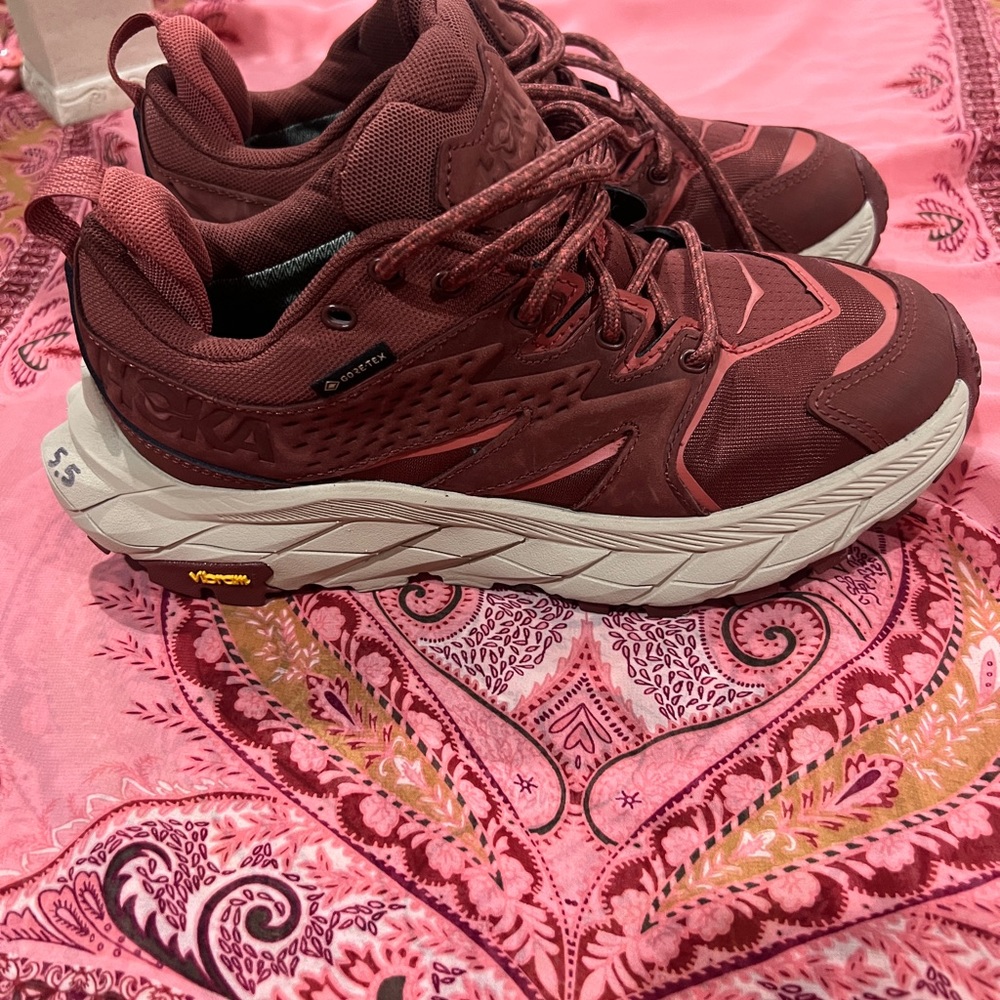 Hoka One - one Anacapa Low GORE-TEX® size 5.5B women new with out box.